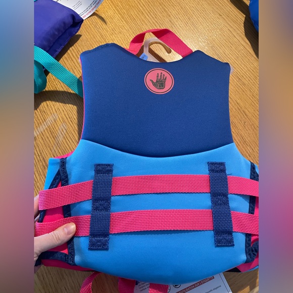 new life jacket size 33-55 lbs - Picture 3 of 3